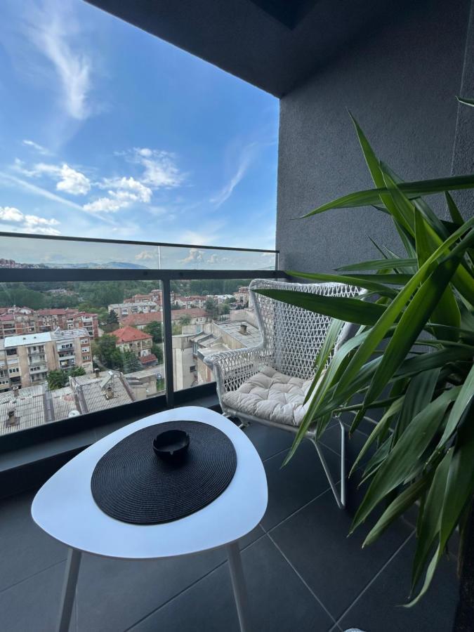 Štip Sandev Apartments Black&White מראה חיצוני תמונה